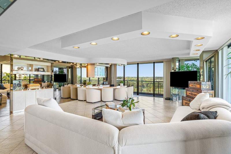2 bedroom Condominium at 2427 Presidential Way #701, Parliament East Condo, West Palm Beach — photo 4