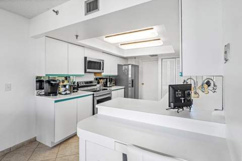 2427 Presidential Way #701, West Palm Beach FL - photo 10 of 23