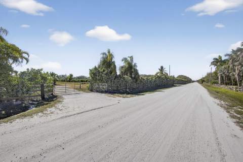 16296 Deer Path Lane, Wellington FL - photo 18 of 51