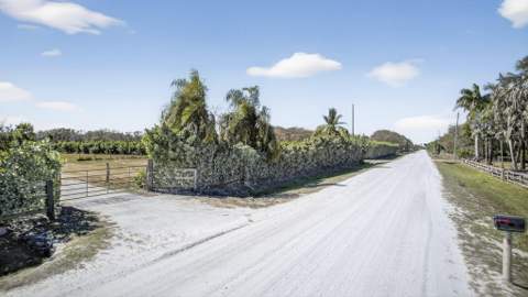 16296 Deer Path Lane, Wellington FL - photo 20 of 51