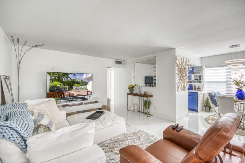 2 bedroom Condominium at 330 Andover M, Century Village, West Palm Beach — photo 3