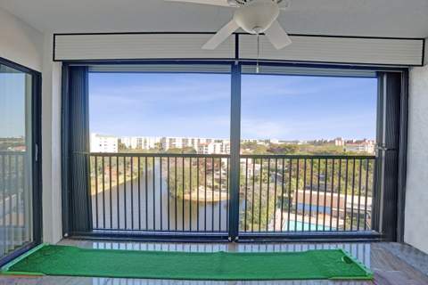 2334 S Cypress Bend Drive #907, Pompano Beach FL - photo 6 of 19