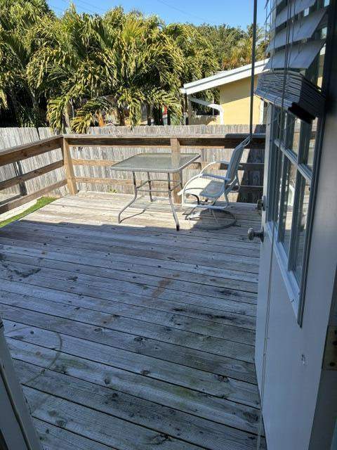 813 SE 10th Terrace, Deerfield Beach FL - photo 17 of 39