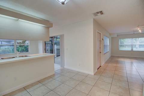 44 Essex Court #B, Royal Palm Beach FL - photo 9 of 37