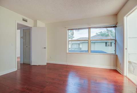 44 Essex Court #B, Royal Palm Beach FL - photo 18 of 37