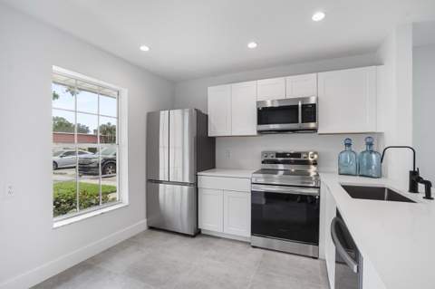 737 Nantucket Circle #B, Lake Worth FL - photo 11 of 29