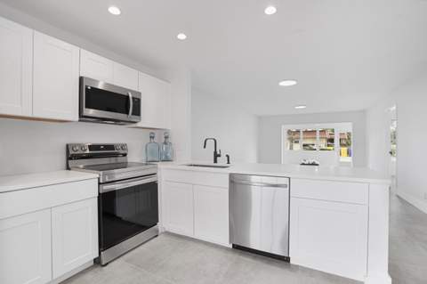 737 Nantucket Circle #B, Lake Worth FL - photo 10 of 29