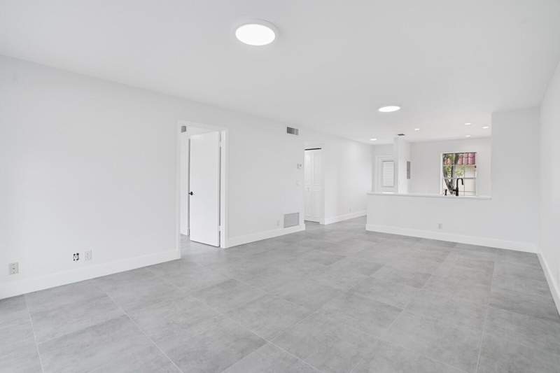 2 bedroom Condominium at 737 Nantucket Circle #B, Covered Bridge Condo, Lake Worth — photo 3
