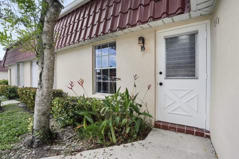 737 Nantucket Circle #B, Lake Worth FL - photo 22 of 29