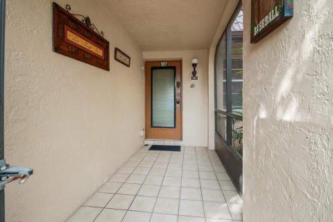 107 Lake Terry Drive, West Palm Beach FL - photo 6 of 18
