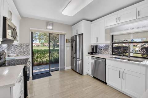 5750 Parkwalk Circle, Boynton Beach FL - photo 9 of 46