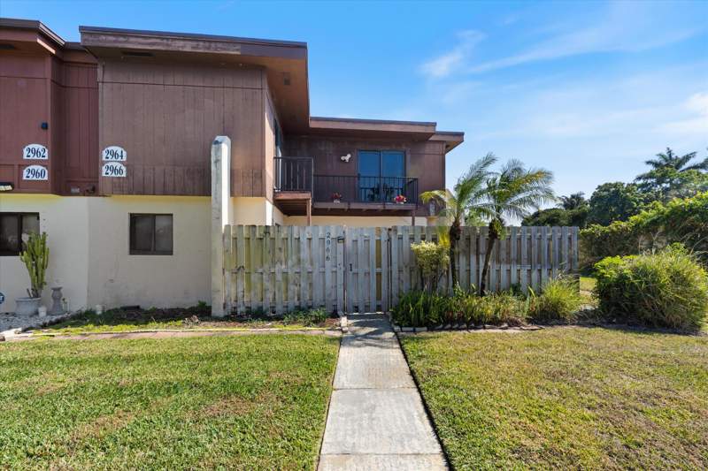 2 bedroom Townhouse at 2966 Kirk Road, Kirkwood South, Lake Worth — photo 3