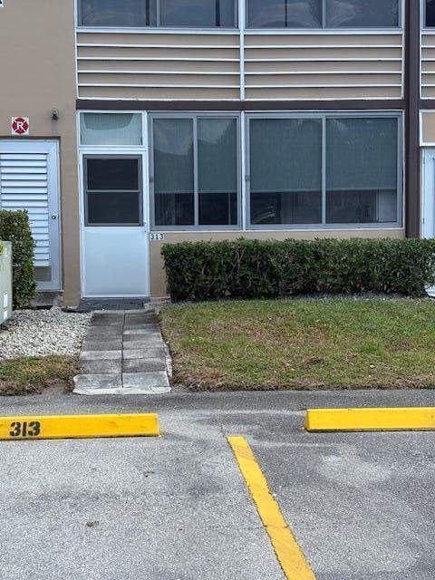 313 Andover #M, West Palm Beach FL - photo 19 of 25
