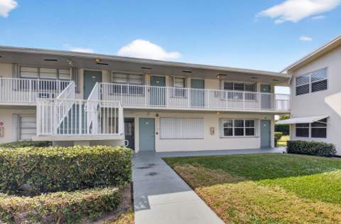 480 Horizon #205, Boynton Beach FL - photo 7 of 44