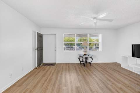 480 Horizon #205, Boynton Beach FL - photo 11 of 44
