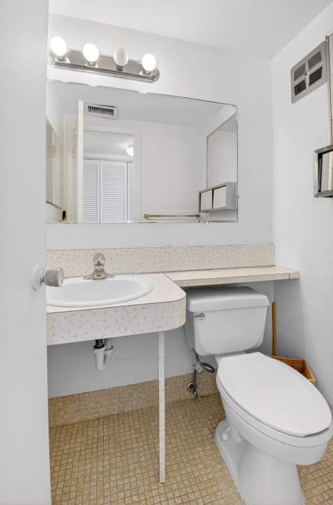 480 Horizon #205, Boynton Beach FL - photo 23 of 44