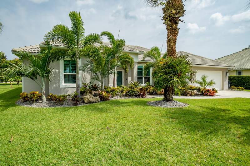 4 bedroom Single Family Residence at 1714 Coconut Drive, Amended Plat Of Jennings Cove Subdivision, Fort Pierce — photo 2