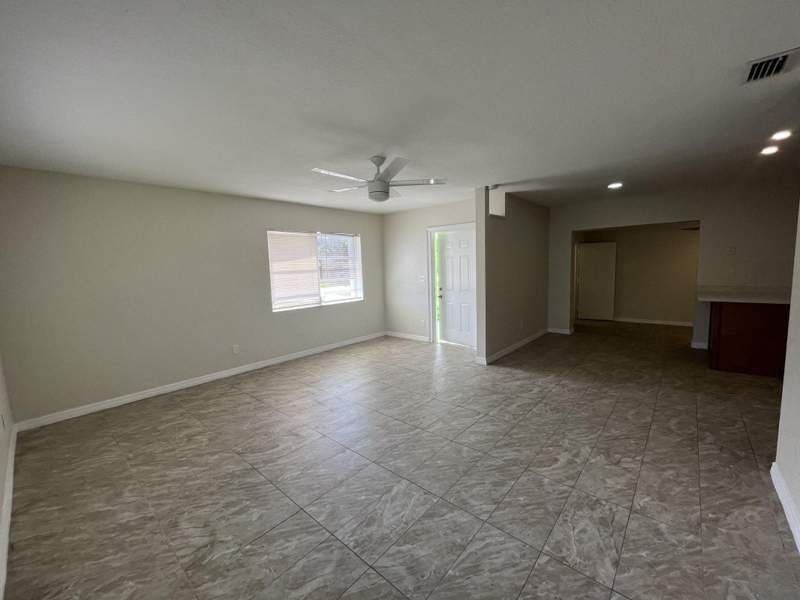 3 bedroom Single Family Residence at 285 SE Abeto Lane, River Park Unit 5, Port St. Lucie — photo 5