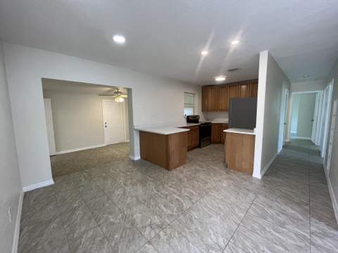 285 SE Abeto Lane, Port St. Lucie FL - photo 6 of 20