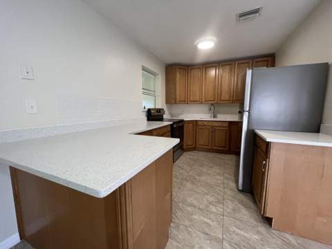 285 SE Abeto Lane, Port St. Lucie FL - photo 7 of 20