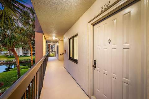 1701 Marina Isle Way #202, Jupiter FL - photo 17 of 51