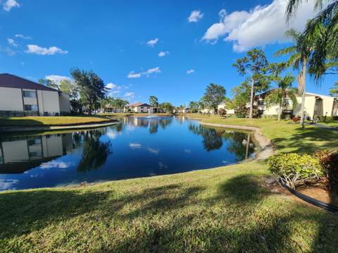 209 Pine Hov Circle #B-2, Greenacres FL - photo 24 of 32