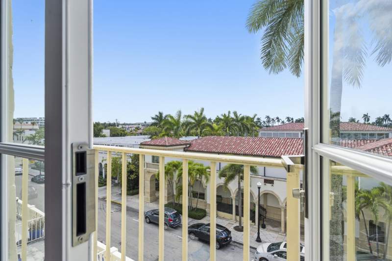 1 bedroom Condominium at 235 Sunrise Avenue #3013, Palm Beach Hotel Condo, Palm Beach — photo 4