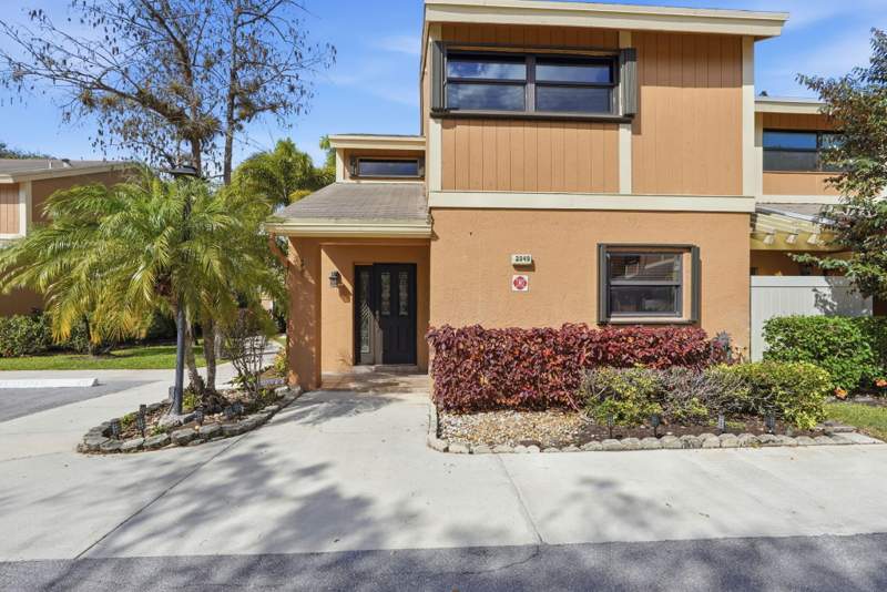 3 bedroom Townhouse at 2049 NW 45th Avenue, Tartan Coconut Creek Phase I, Coconut Creek — photo 2
