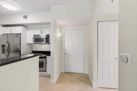 625 Casa Loma Boulevard #403, Boynton Beach FL - photo 8 of 75