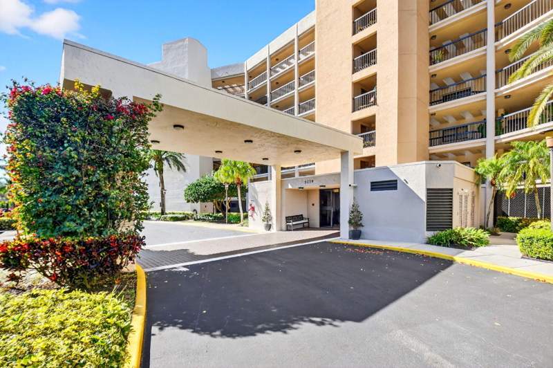 2 bedroom Condominium at 5279 Fountains Drive #604, Fountains South cond 3B decl filed 10-7-85 In, Lake Worth — photo 2