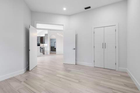 8110 Sandpiper Way, West Palm Beach FL - photo 16 of 68