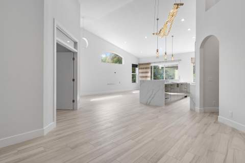 8110 Sandpiper Way, West Palm Beach FL - photo 8 of 68