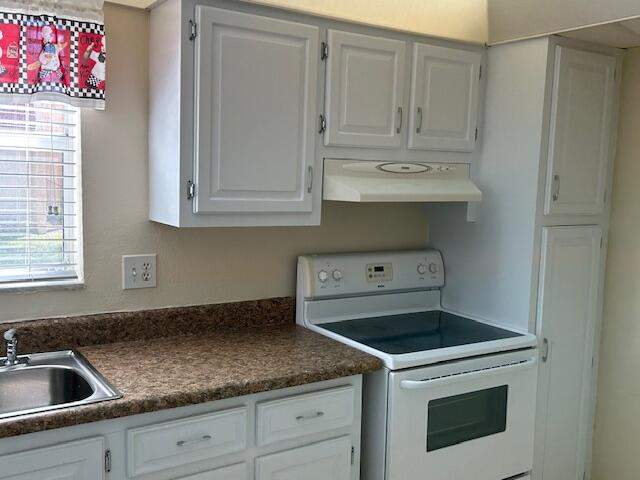 1 bedroom Condominium at 145 Lake Evelyn Drive, Golden Lakes Village, West Palm Beach — photo 2