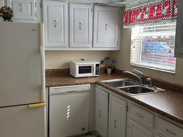 1 bedroom Condominium at 145 Lake Evelyn Drive, Golden Lakes Village, West Palm Beach — photo 5