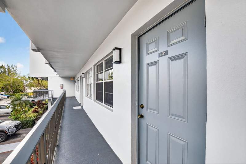 2 bedroom Condominium at 9500 SW 3rd Street #213, Village Green Of Boca Raton Condo, Boca Raton — photo 2
