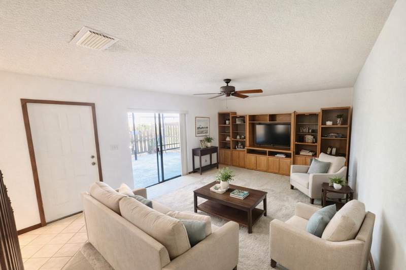2 bedroom Condominium at 604 SE Castle Court #D, Camelot Gardens Phases 1 Thru 11, Port St. Lucie — photo 2