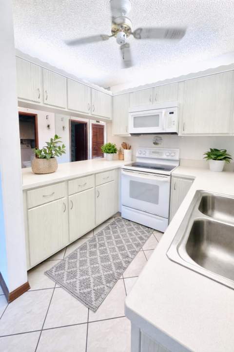 604 SE Castle Court #D, Port St. Lucie FL - photo 8 of 25