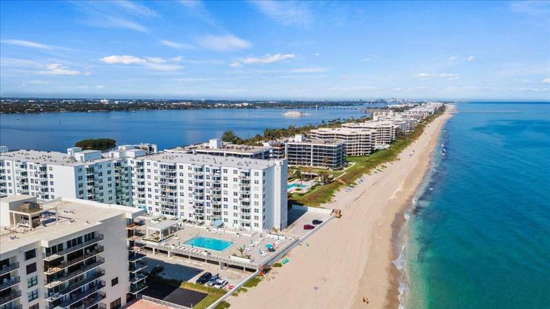1 bedroom Condominium at 3450 S Ocean Boulevard #812, The Patrician of Palm Beach, Palm Beach — photo 3