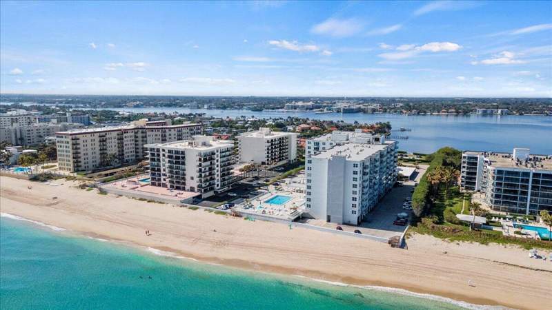 1 bedroom Condominium at 3450 S Ocean Boulevard #812, The Patrician of Palm Beach, Palm Beach — photo 4