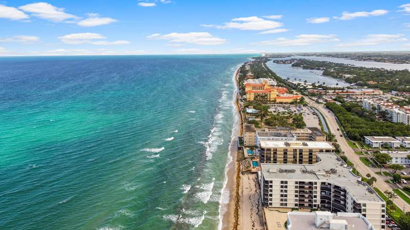 2 bedroom Condominium at 3580 S Ocean Boulevard #2a, Horizon East Condo, South Palm Beach — photo 2