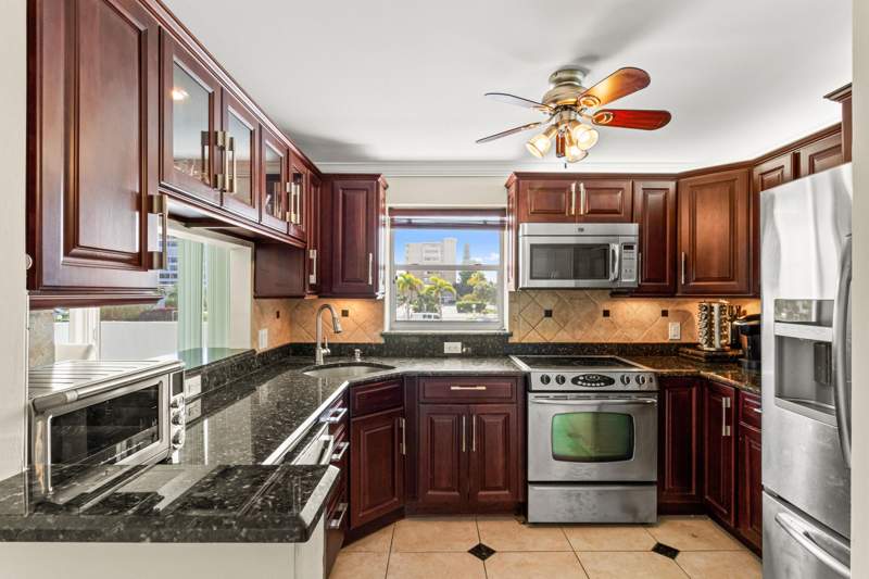 2 bedroom Condominium at 3580 S Ocean Boulevard #2a, Horizon East Condo, South Palm Beach — photo 5