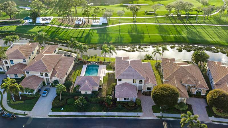 5 bedroom Single Family Residence at 1119 Grand Cay Drive, Grand Cay, Palm Beach Gardens — photo 2
