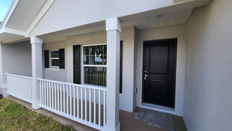 3 bedroom Single Family Residence at 2049 SW Bayshore Boulevard, River Park Unit 3, Port St. Lucie — photo 3