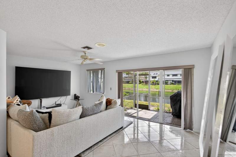 2 bedroom Townhouse at 2274 Discovery Circle #2274, Discovery Pointe, Deerfield Beach — photo 4