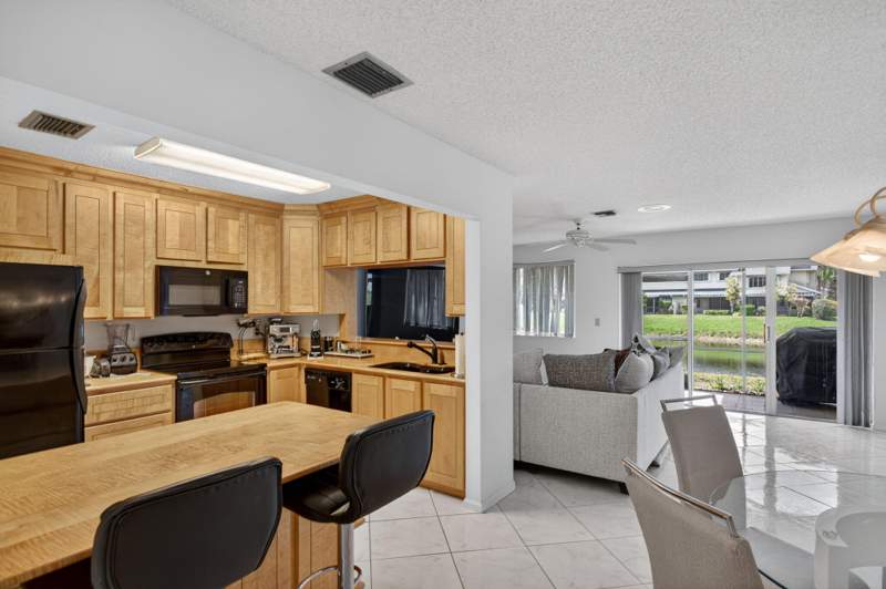 2 bedroom Townhouse at 2274 Discovery Circle #2274, Discovery Pointe, Deerfield Beach — photo 2