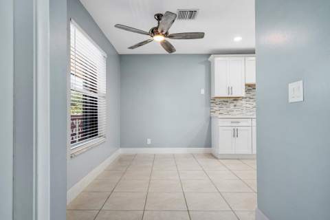 1740 NW 19th Terrace #204, Delray Beach FL - photo 6 of 33