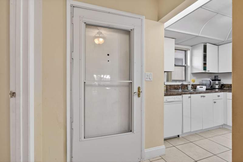 3 bedroom Condominium at 5900 NW 44th Street #115, Greens Of Inverrary Phase II, Lauderhill — photo 2