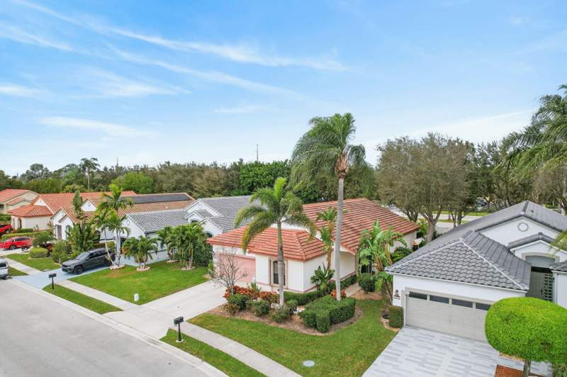 3 bedroom Single Family Residence at 10056 Lexington Circle, Lexington Lakes, Boynton Beach — photo 2