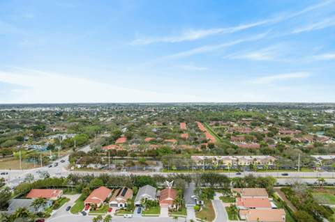 10056 Lexington Circle, Boynton Beach FL - photo 6 of 70