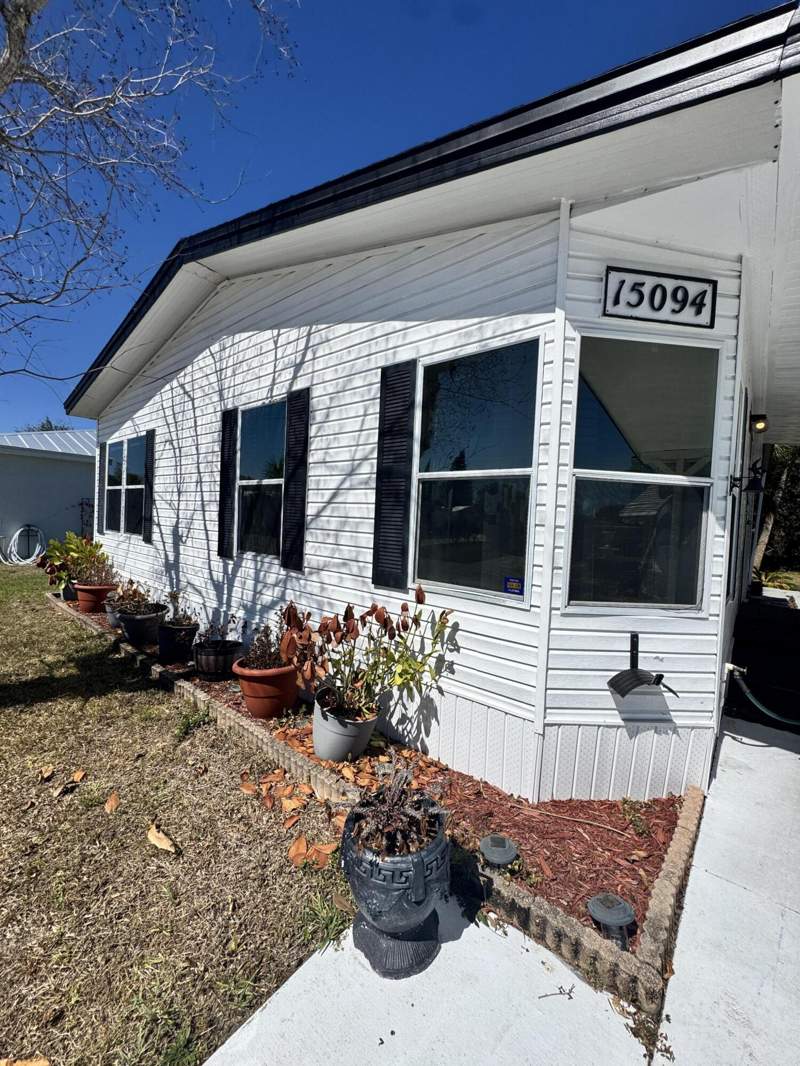 2 bedroom Manufactured Home at 15094 Agulia Avenue, Spanish Lakes Fairways, Fort Pierce — photo 3
